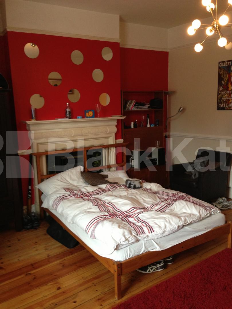 			NEW INSTRUCTION, 3 Bedroom, 1 bath, 1 reception Ground Floor Flat			 Cavendish Road, Clapham South 